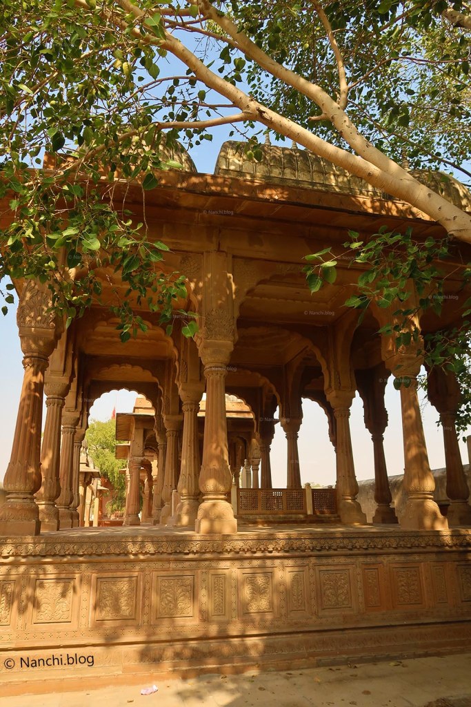 Temple inside The Royal Cenotaphs, Devikund Sagar, Bikaner