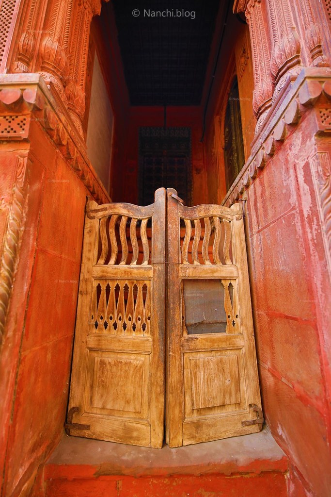 Wooden Door, Rampuria Havelis, Bikaner, Rajasthan